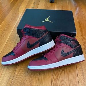 Youth Air Jordan sneaker, size 6 youth